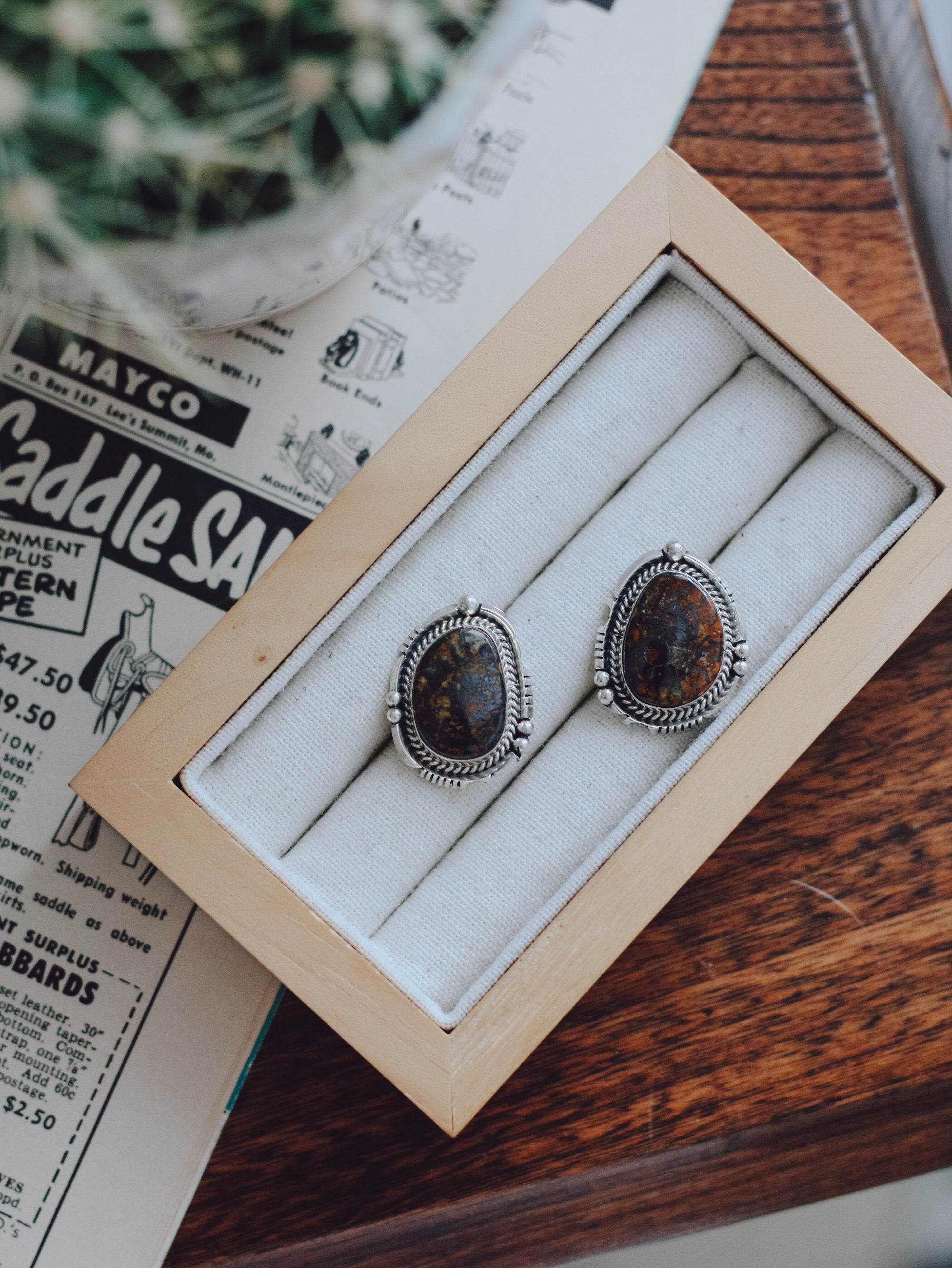 Russet • Studs