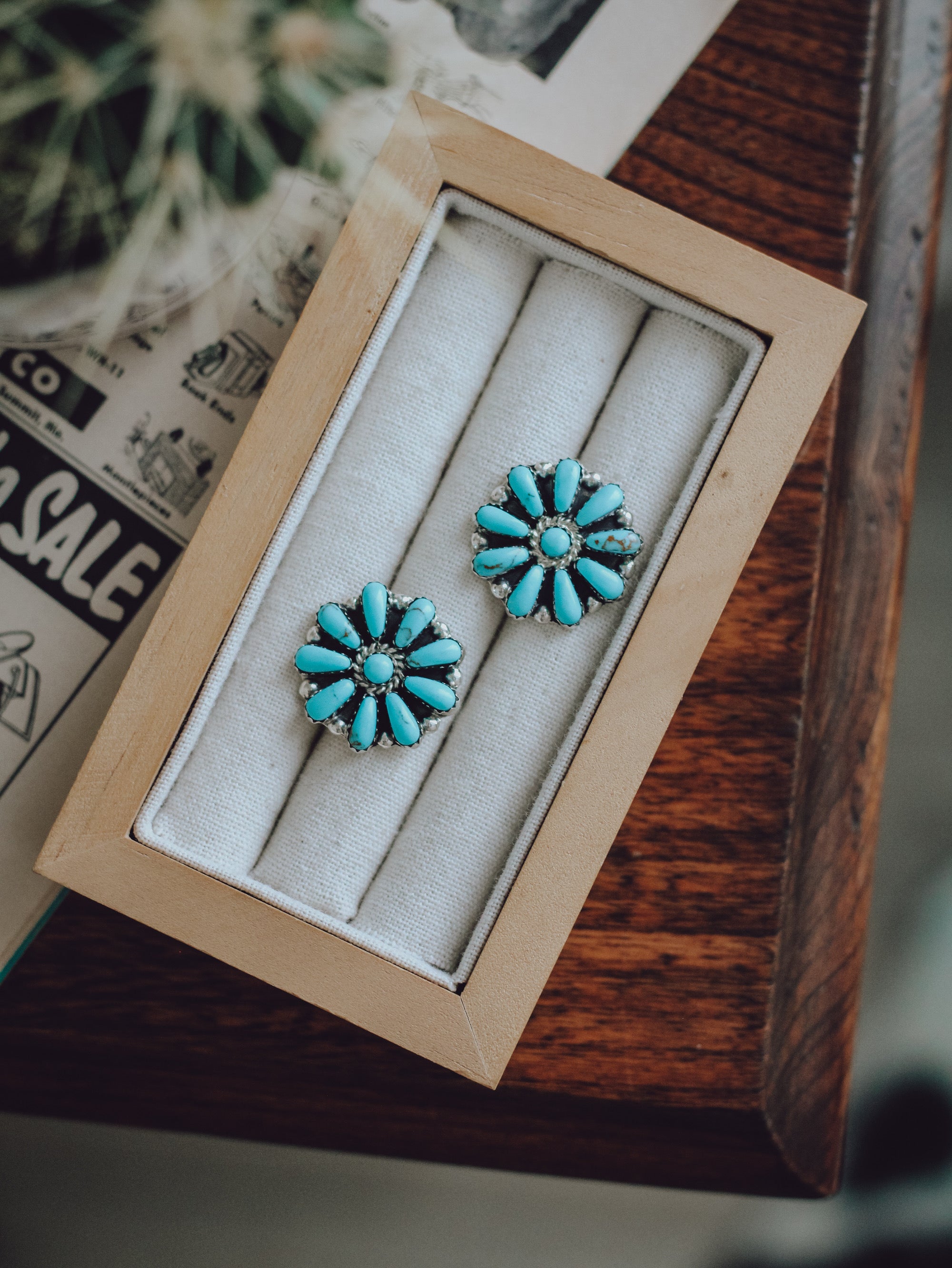 Nika • Cluster Studs