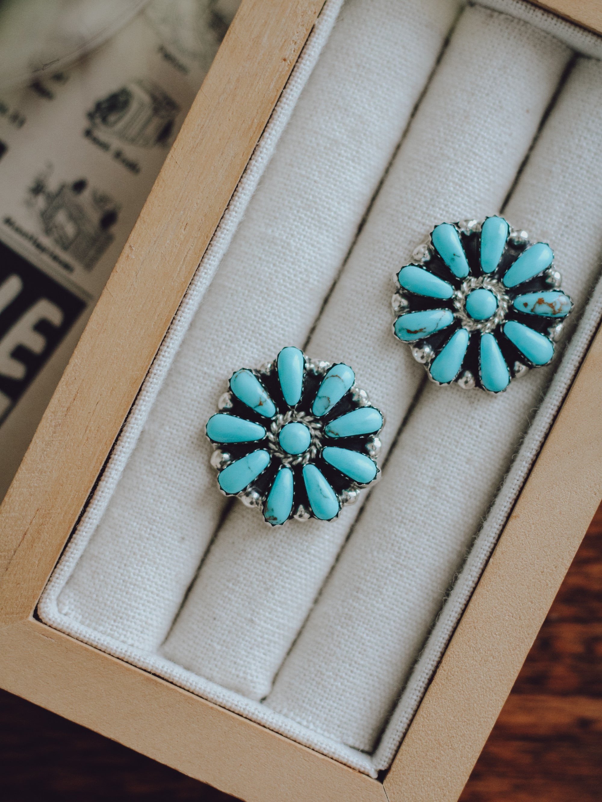 Nika • Cluster Studs