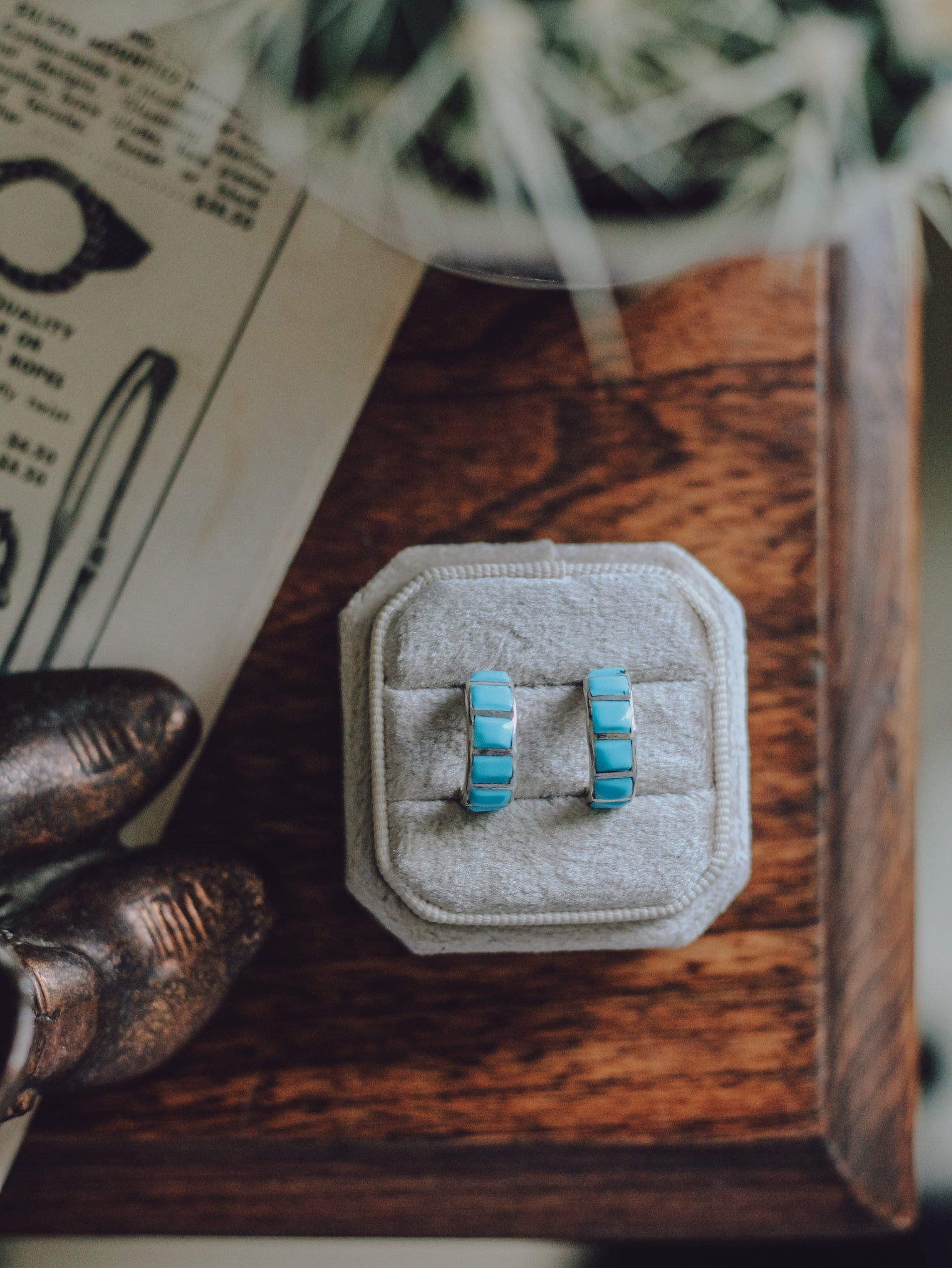 Boone • Turquoise Huggies
