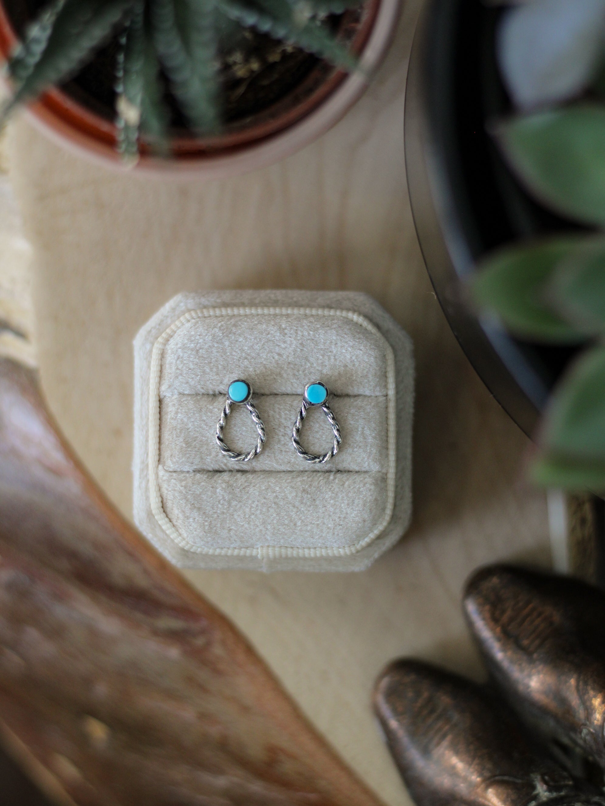 Sullivan • Turquoise Rope Studs
