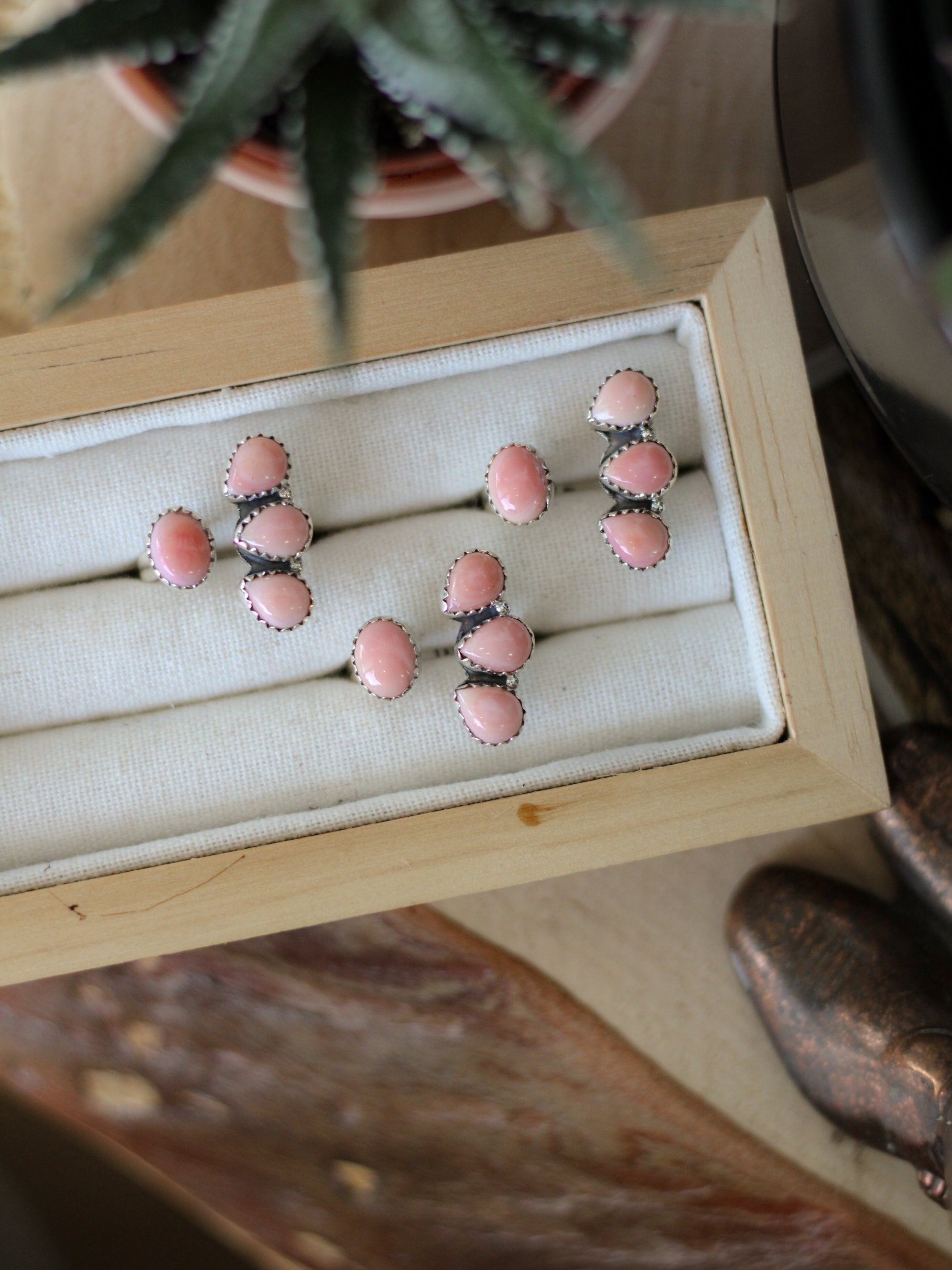 Dolly • Pink Conch Ring